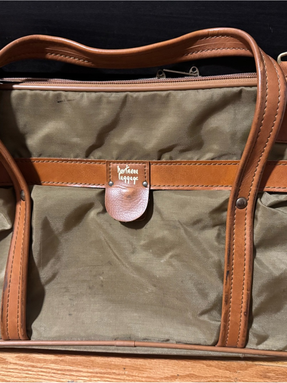 Vintage Hartmann travel bag in olive